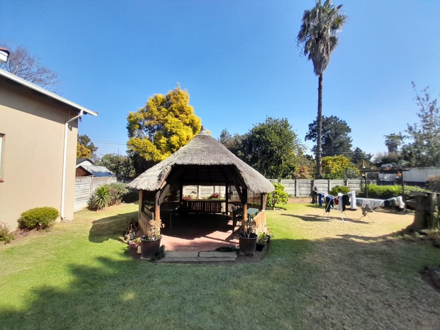 3 Bedroom Property for Sale in Brackendowns Gauteng