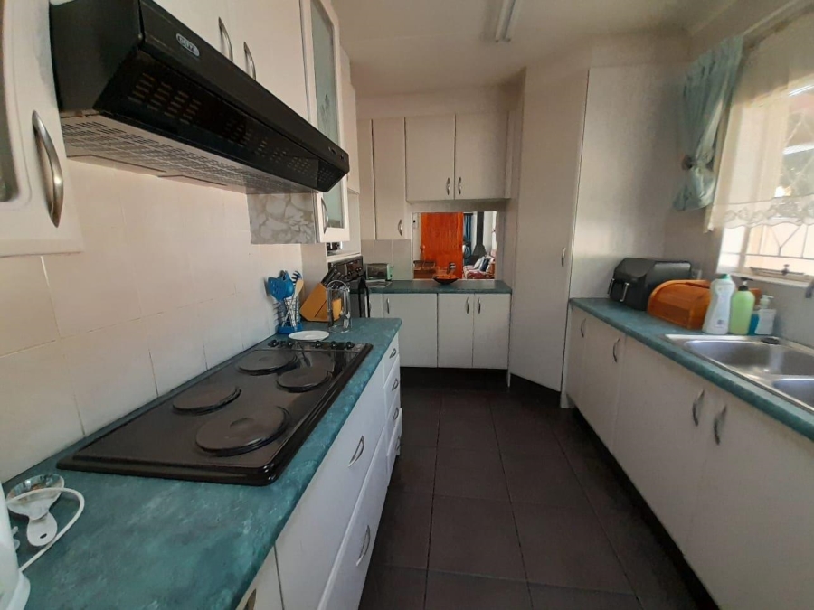 3 Bedroom Property for Sale in Brackendowns Gauteng