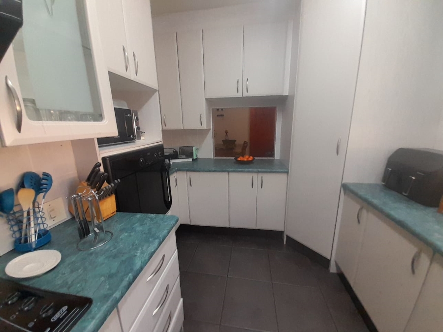 3 Bedroom Property for Sale in Brackendowns Gauteng