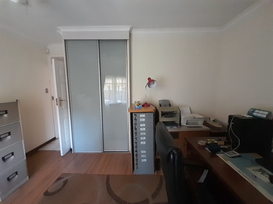 3 Bedroom Property for Sale in Brackendowns Gauteng