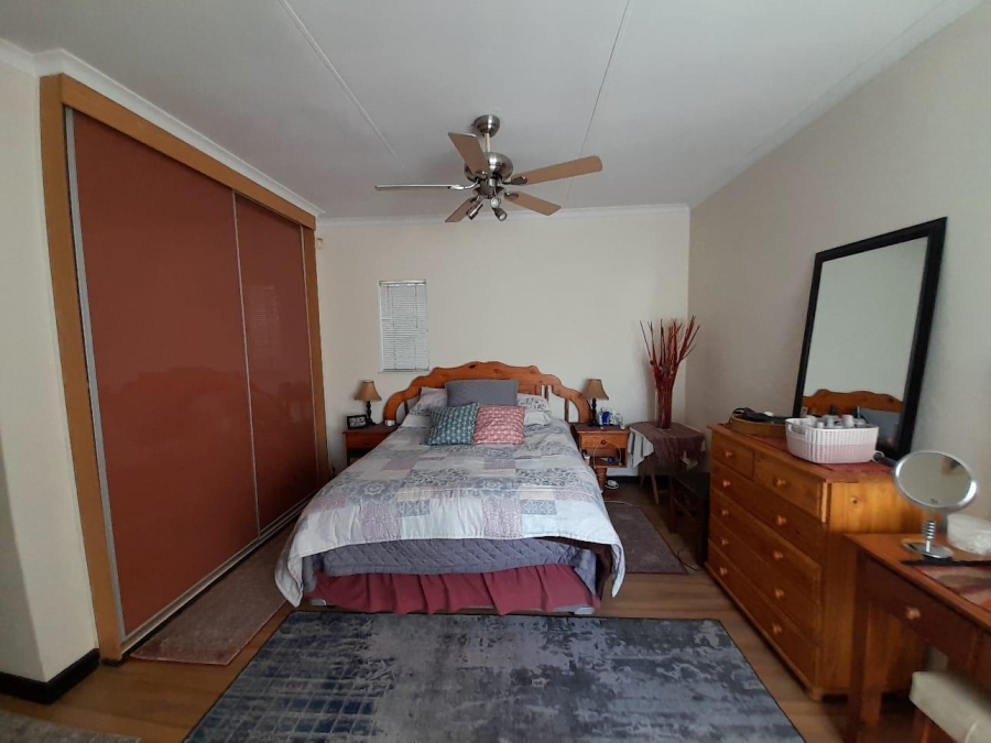 3 Bedroom Property for Sale in Brackendowns Gauteng
