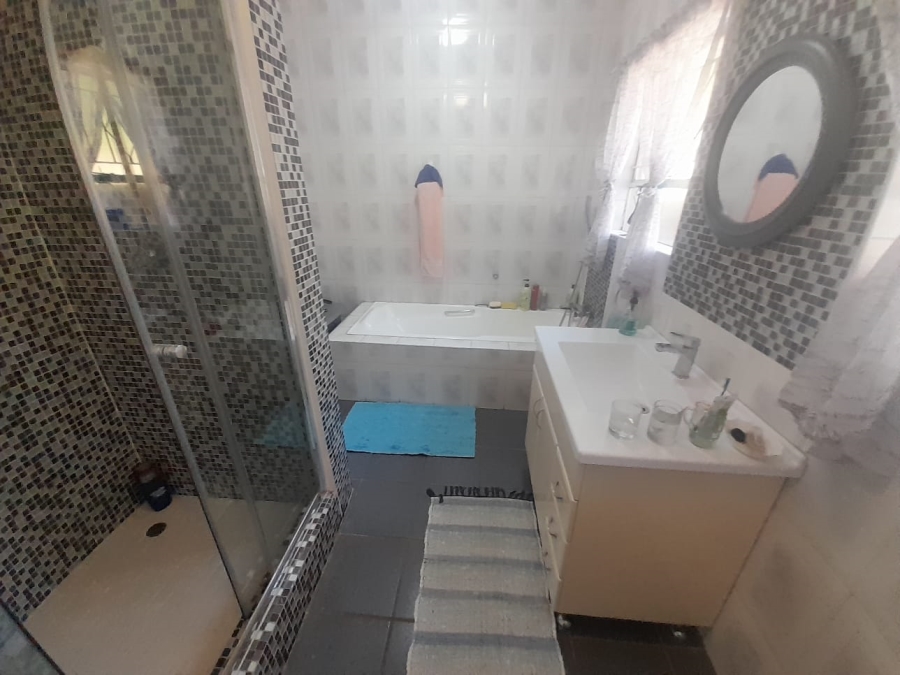 3 Bedroom Property for Sale in Brackendowns Gauteng