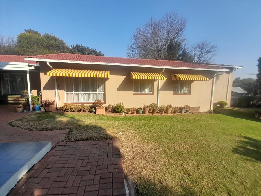 3 Bedroom Property for Sale in Brackendowns Gauteng
