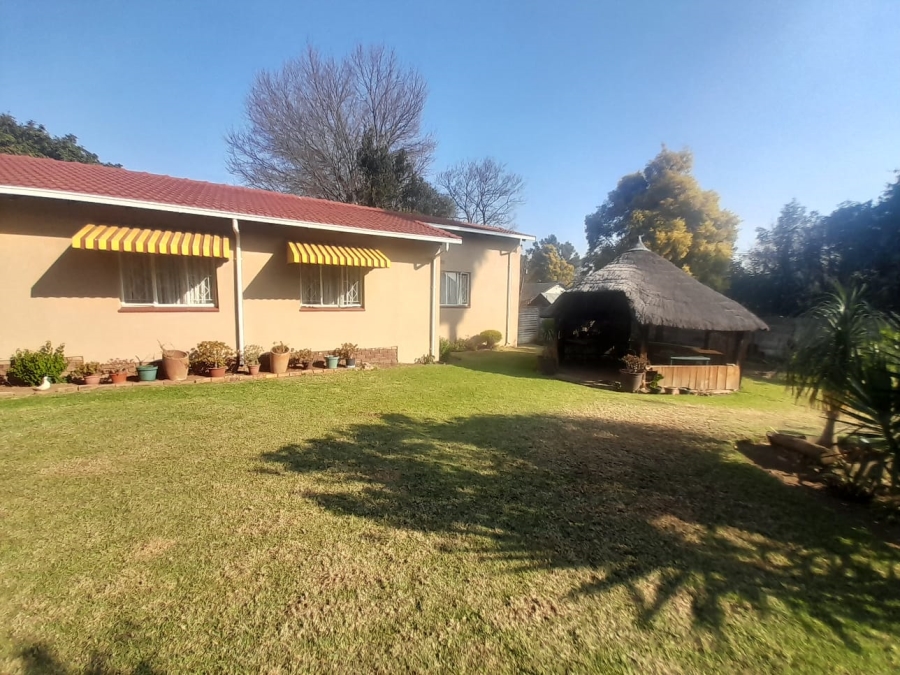 3 Bedroom Property for Sale in Brackendowns Gauteng