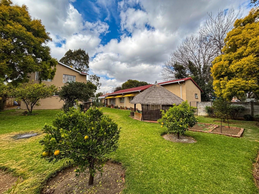 3 Bedroom Property for Sale in Brackendowns Gauteng