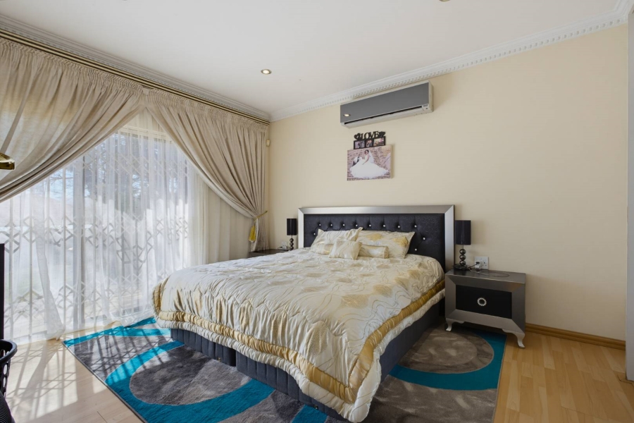 4 Bedroom Property for Sale in Glenvista Gauteng