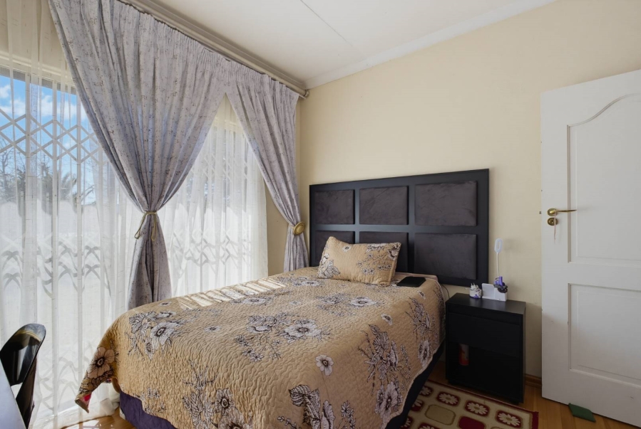 4 Bedroom Property for Sale in Glenvista Gauteng