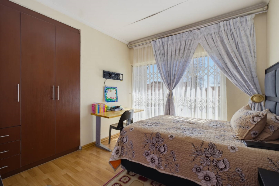 4 Bedroom Property for Sale in Glenvista Gauteng