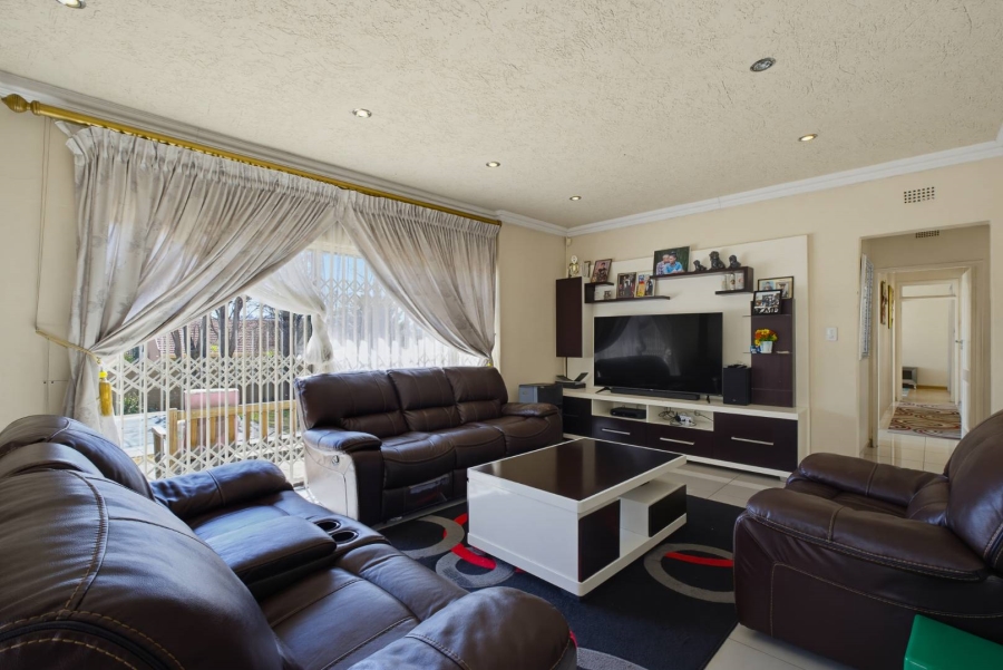 4 Bedroom Property for Sale in Glenvista Gauteng