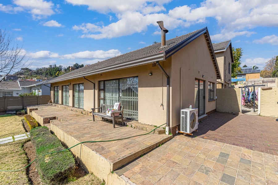 4 Bedroom Property for Sale in Glenvista Gauteng