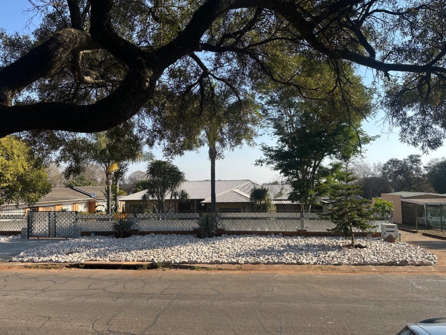 5 Bedroom Property for Sale in Lyttelton Manor Gauteng