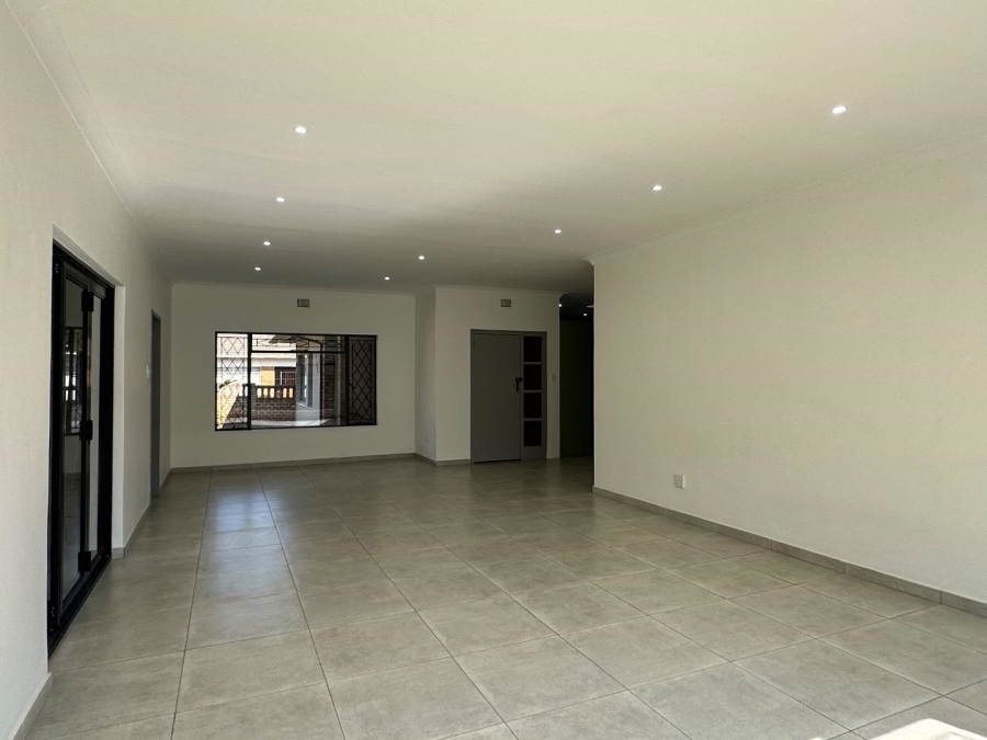 5 Bedroom Property for Sale in Lyttelton Manor Gauteng