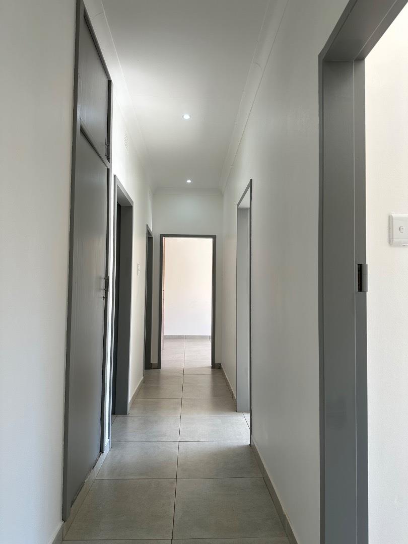 5 Bedroom Property for Sale in Lyttelton Manor Gauteng