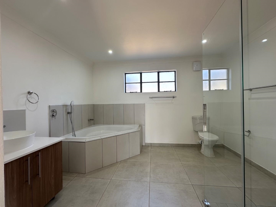5 Bedroom Property for Sale in Lyttelton Manor Gauteng