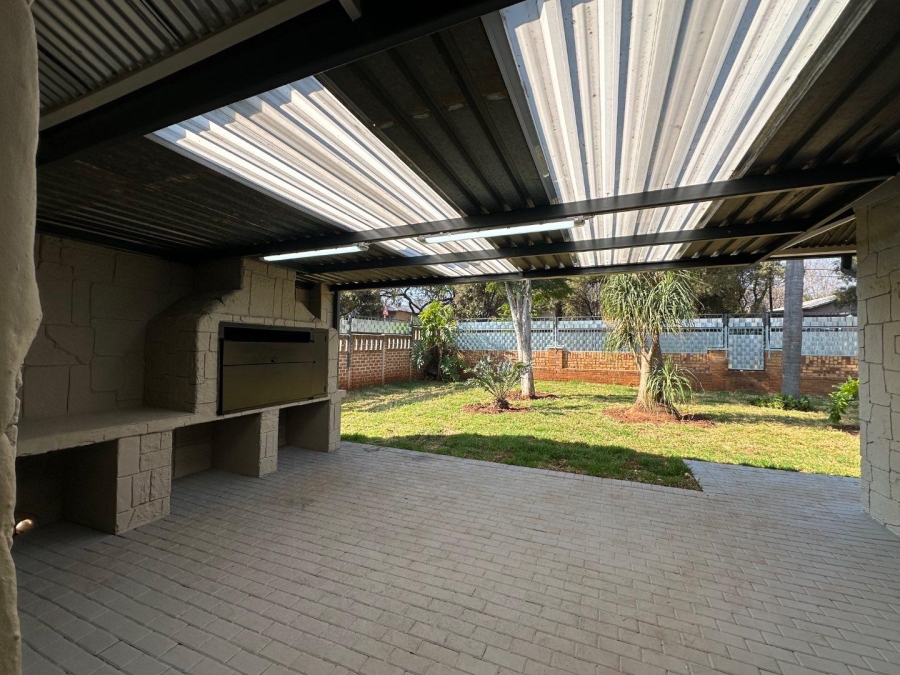 5 Bedroom Property for Sale in Lyttelton Manor Gauteng