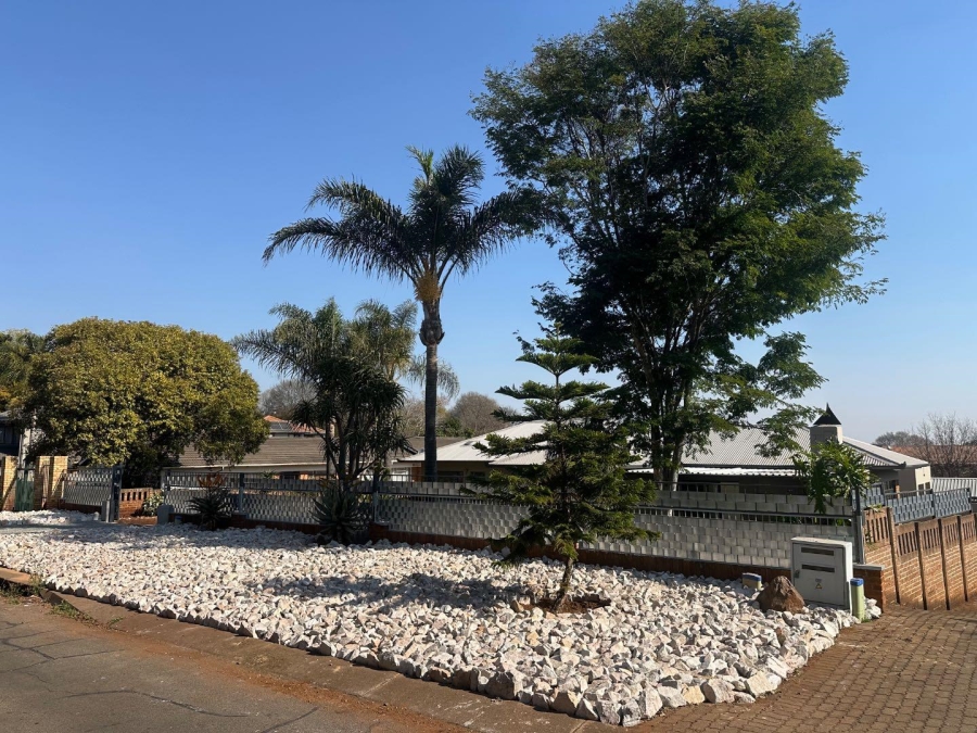 5 Bedroom Property for Sale in Lyttelton Manor Gauteng