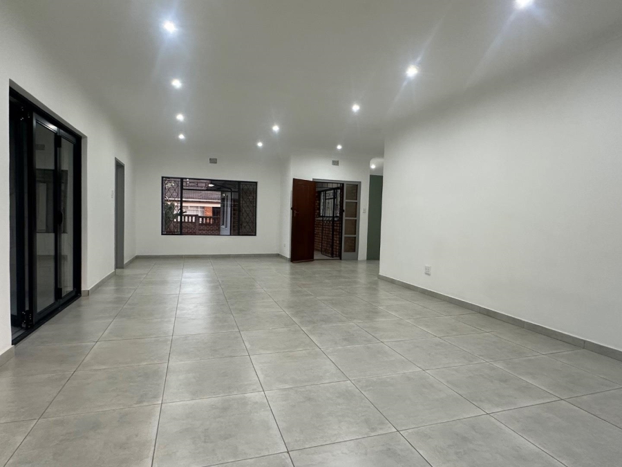 5 Bedroom Property for Sale in Lyttelton Manor Gauteng