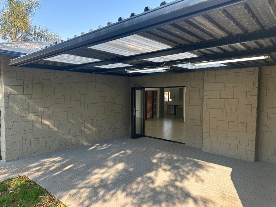 5 Bedroom Property for Sale in Lyttelton Manor Gauteng