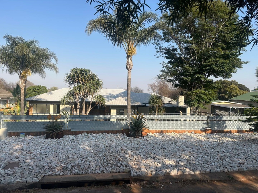 5 Bedroom Property for Sale in Lyttelton Manor Gauteng