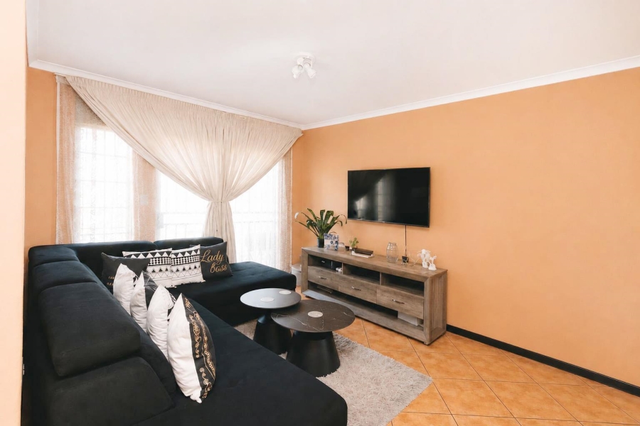 2 Bedroom Property for Sale in Wilgeheuwel Gauteng