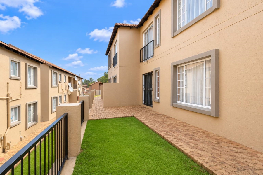 2 Bedroom Property for Sale in Wilgeheuwel Gauteng