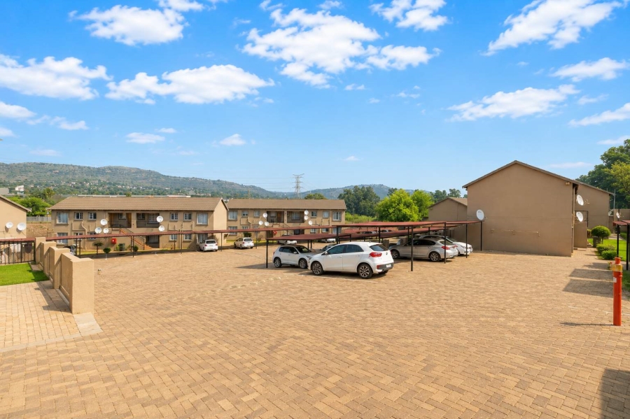 2 Bedroom Property for Sale in Wilgeheuwel Gauteng
