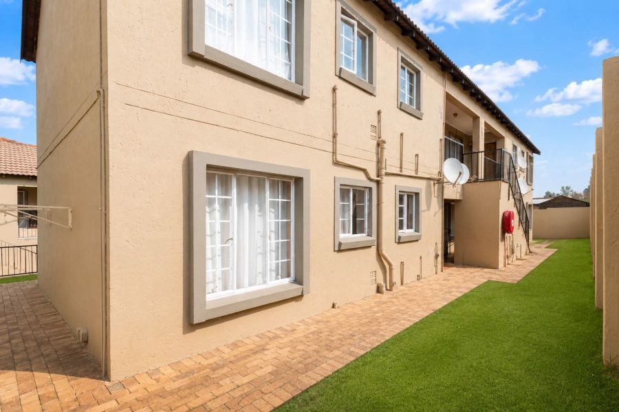 2 Bedroom Property for Sale in Wilgeheuwel Gauteng
