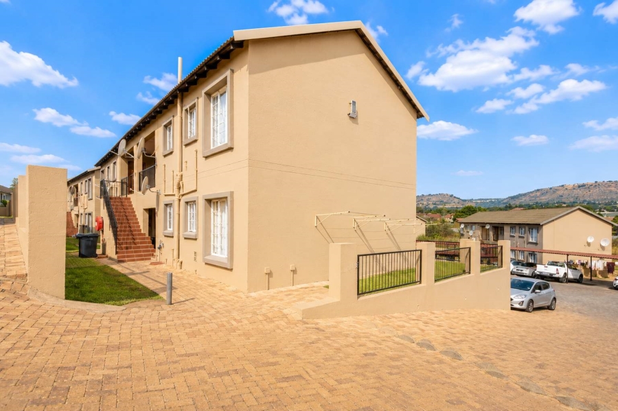2 Bedroom Property for Sale in Wilgeheuwel Gauteng