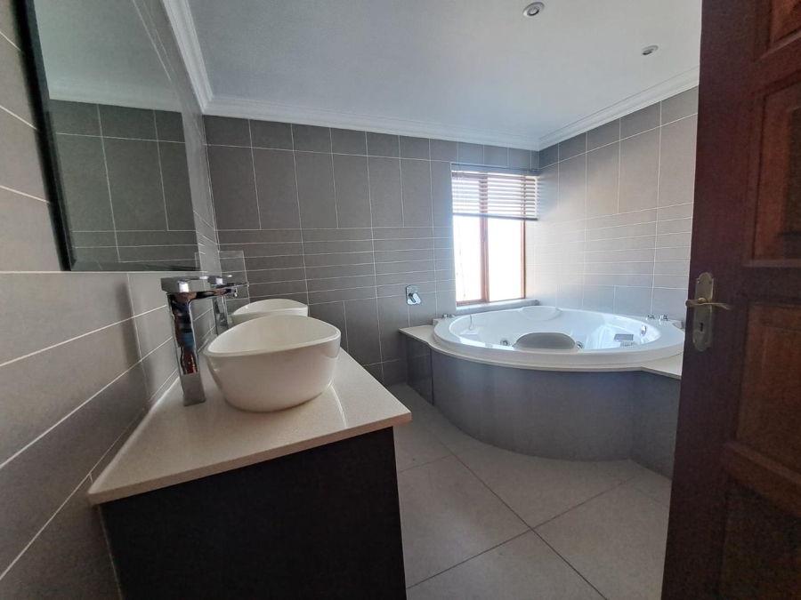 To Let 5 Bedroom Property for Rent in Bassonia Gauteng