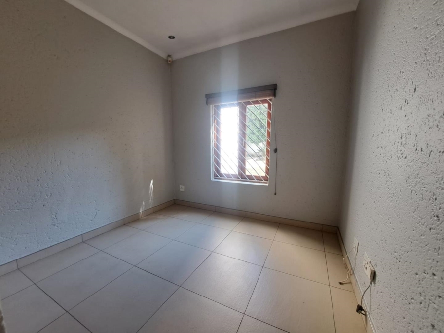 To Let 5 Bedroom Property for Rent in Bassonia Gauteng