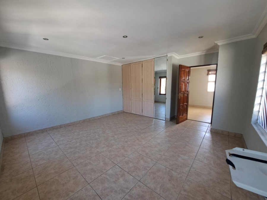 To Let 5 Bedroom Property for Rent in Bassonia Gauteng
