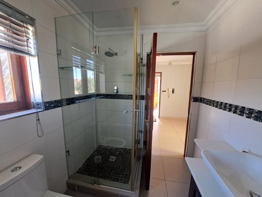To Let 5 Bedroom Property for Rent in Bassonia Gauteng