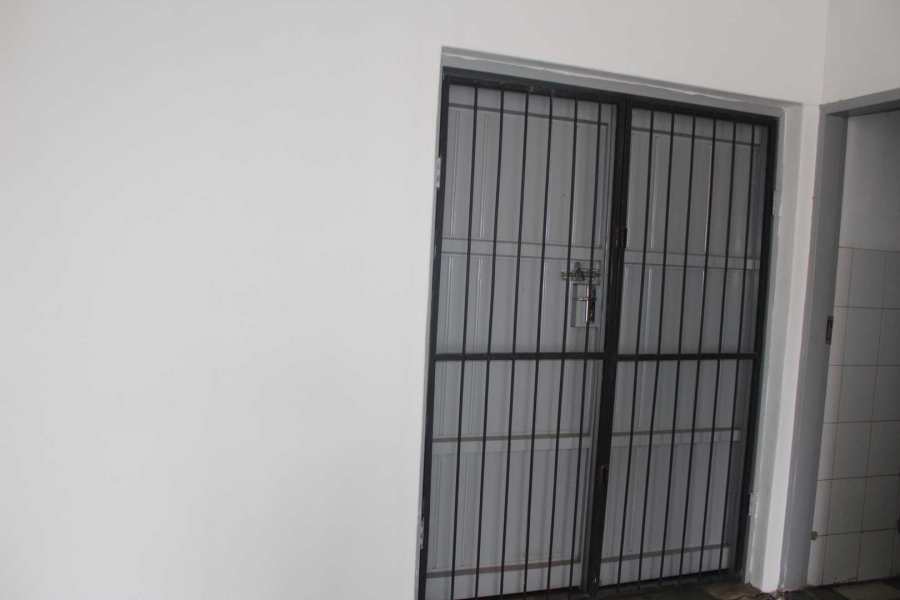 To Let Commercial Property for Rent in Booysens Gauteng