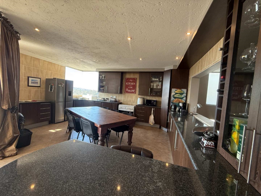 4 Bedroom Property for Sale in Roodekrans Gauteng