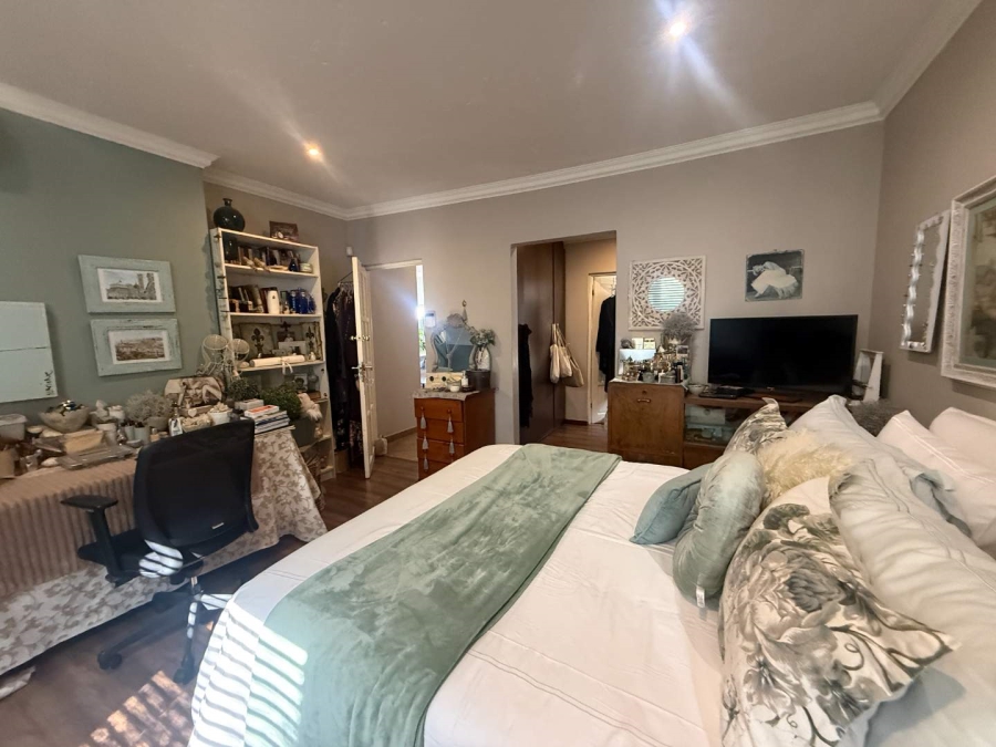 4 Bedroom Property for Sale in Roodekrans Gauteng