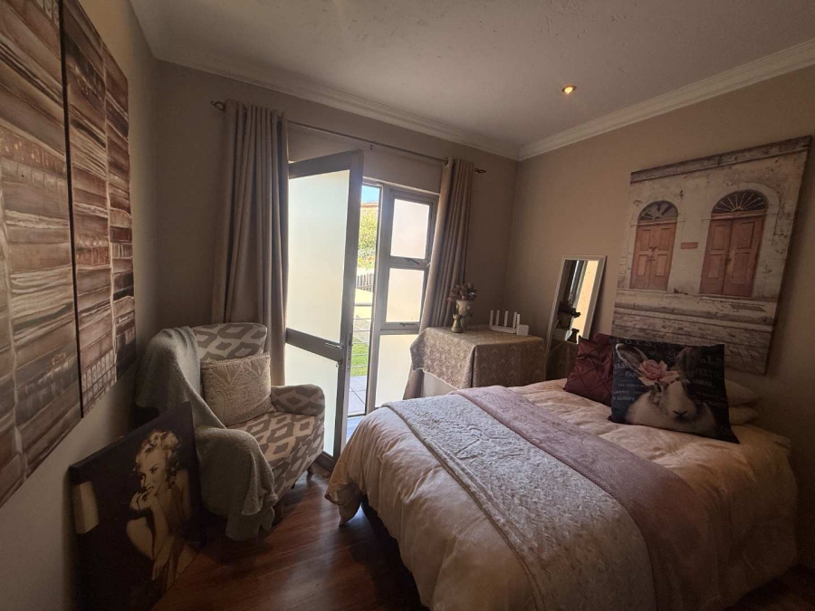 4 Bedroom Property for Sale in Roodekrans Gauteng