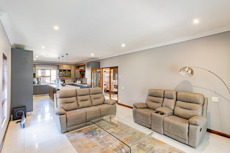 To Let 4 Bedroom Property for Rent in Dainfern Valley Gauteng