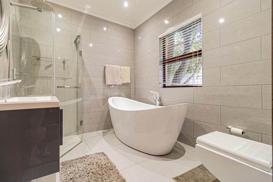 To Let 4 Bedroom Property for Rent in Dainfern Valley Gauteng