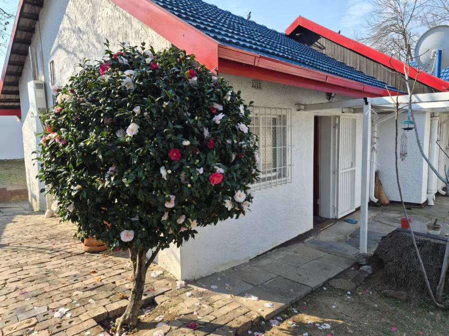 To Let 1 Bedroom Property for Rent in Blairgowrie Gauteng
