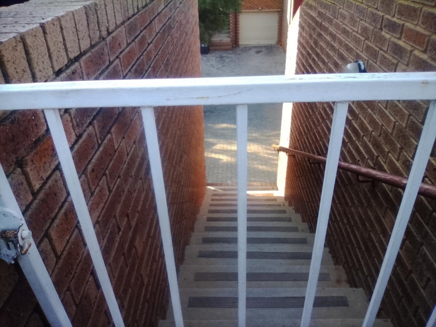2 Bedroom Property for Sale in The Reeds Gauteng
