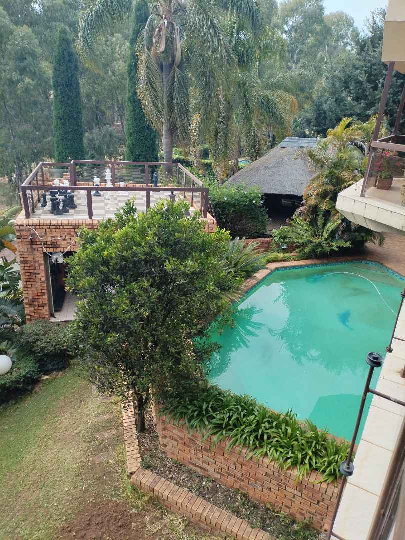 5 Bedroom Property for Sale in Waterkloof Heights Gauteng