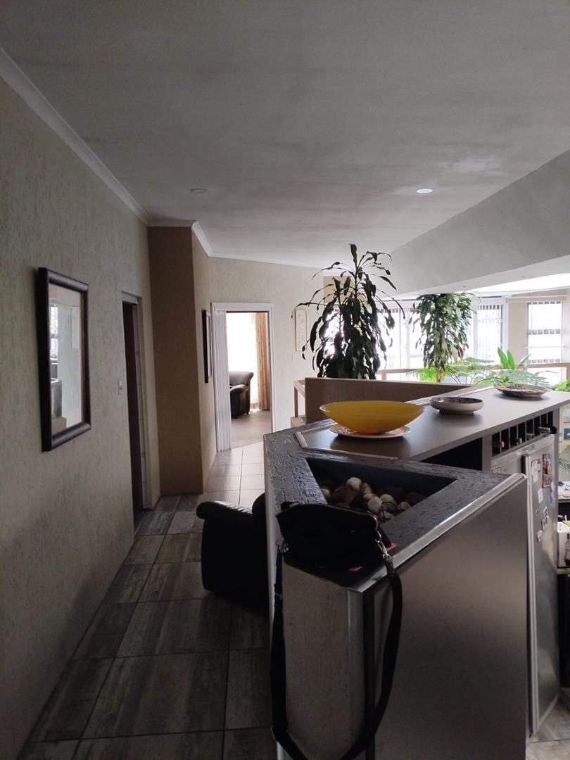 5 Bedroom Property for Sale in Waterkloof Heights Gauteng