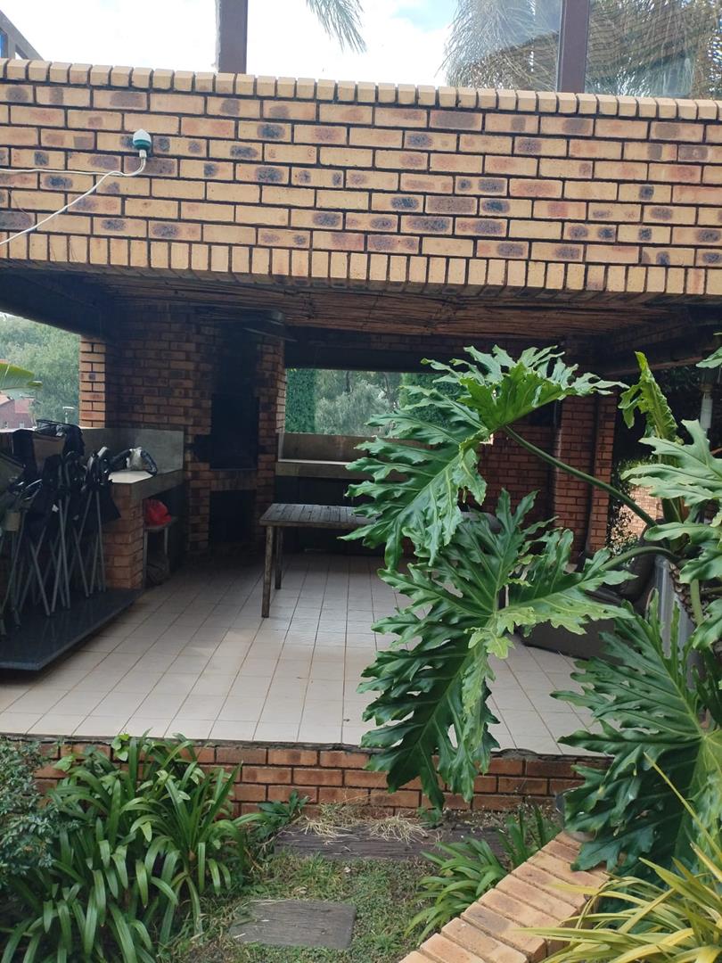 5 Bedroom Property for Sale in Waterkloof Heights Gauteng