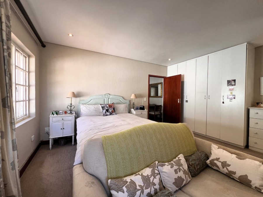 2 Bedroom Property for Sale in Bryanston Gauteng