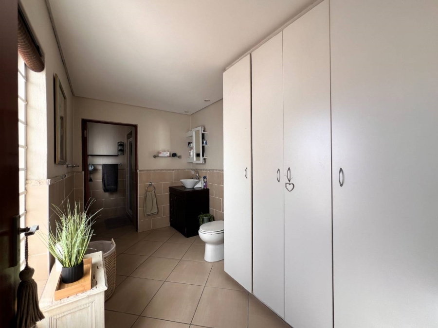 2 Bedroom Property for Sale in Bryanston Gauteng