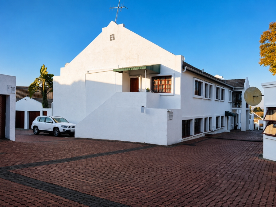 2 Bedroom Property for Sale in Bryanston Gauteng