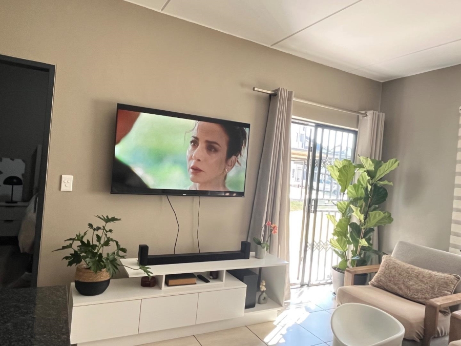 2 Bedroom Property for Sale in Glen Austin AH Gauteng