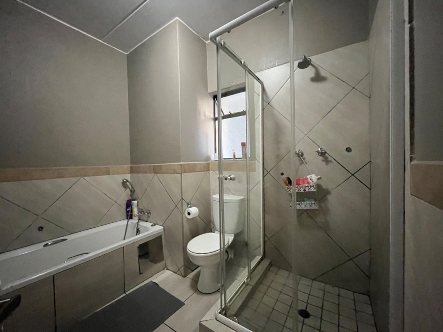 2 Bedroom Property for Sale in Glen Austin AH Gauteng