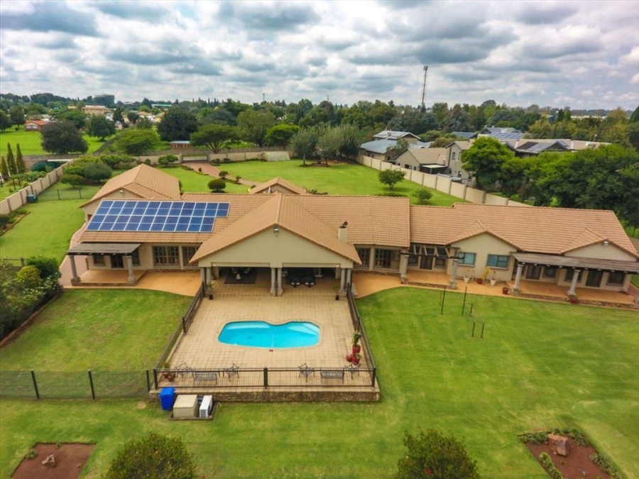 4 Bedroom Property for Sale in Bredell Gauteng