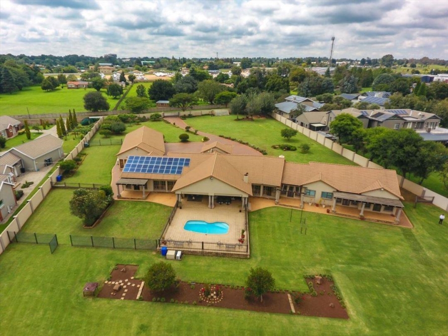 4 Bedroom Property for Sale in Bredell Gauteng